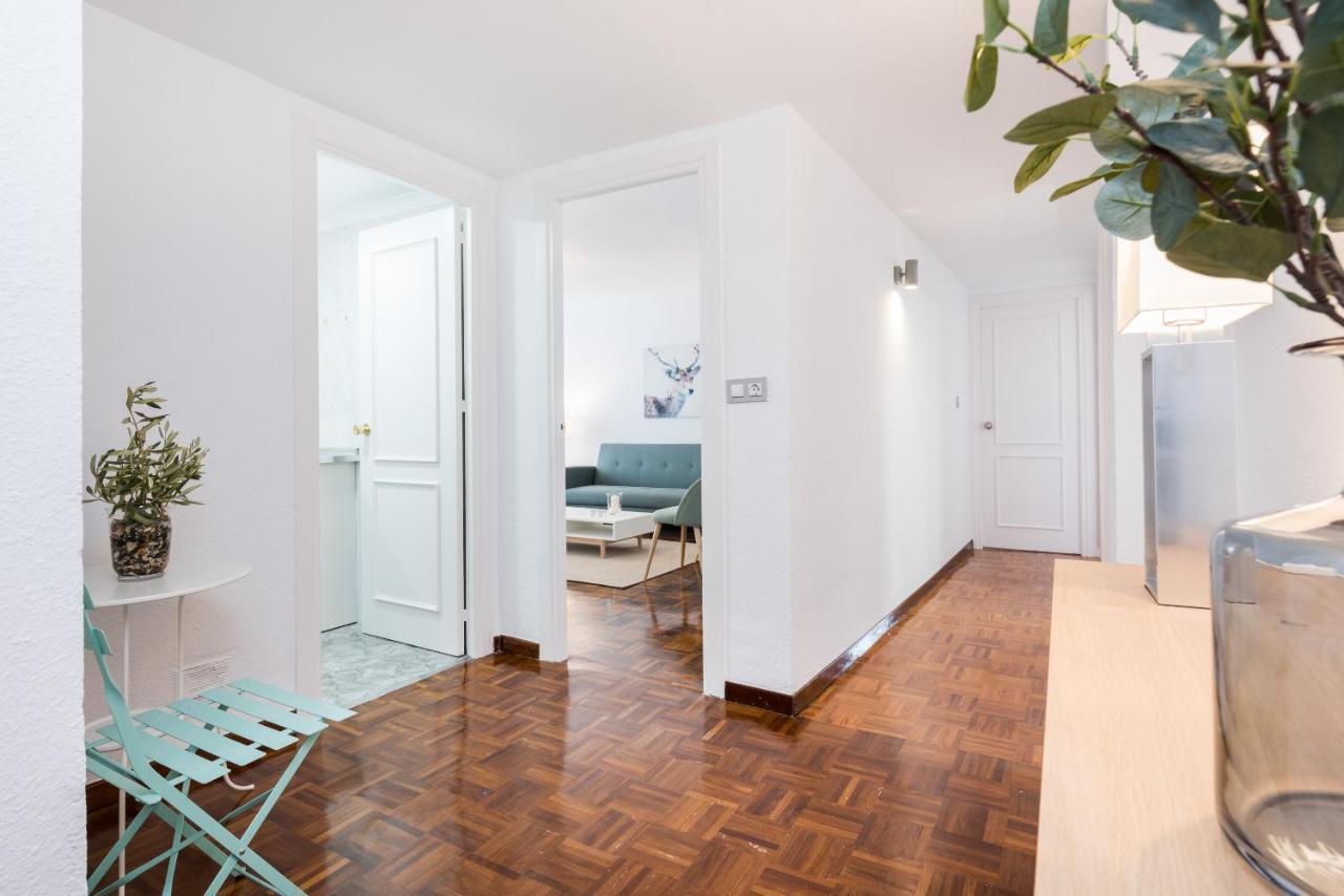 Apartamentos Paseo De La Farola Málaga Extérieur photo