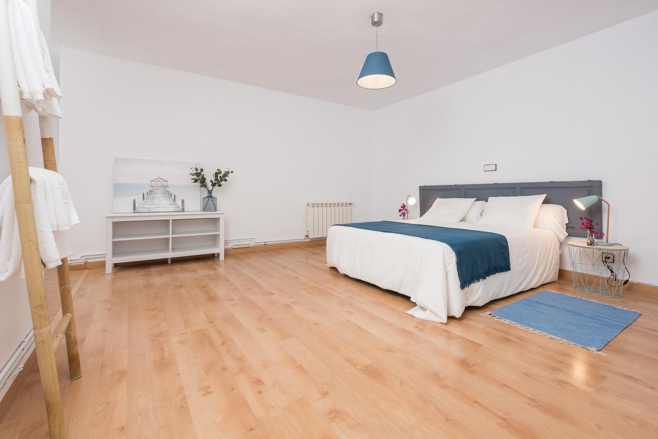 Apartamentos Paseo De La Farola Málaga Extérieur photo