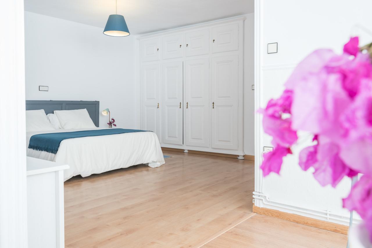 Apartamentos Paseo De La Farola Málaga Extérieur photo