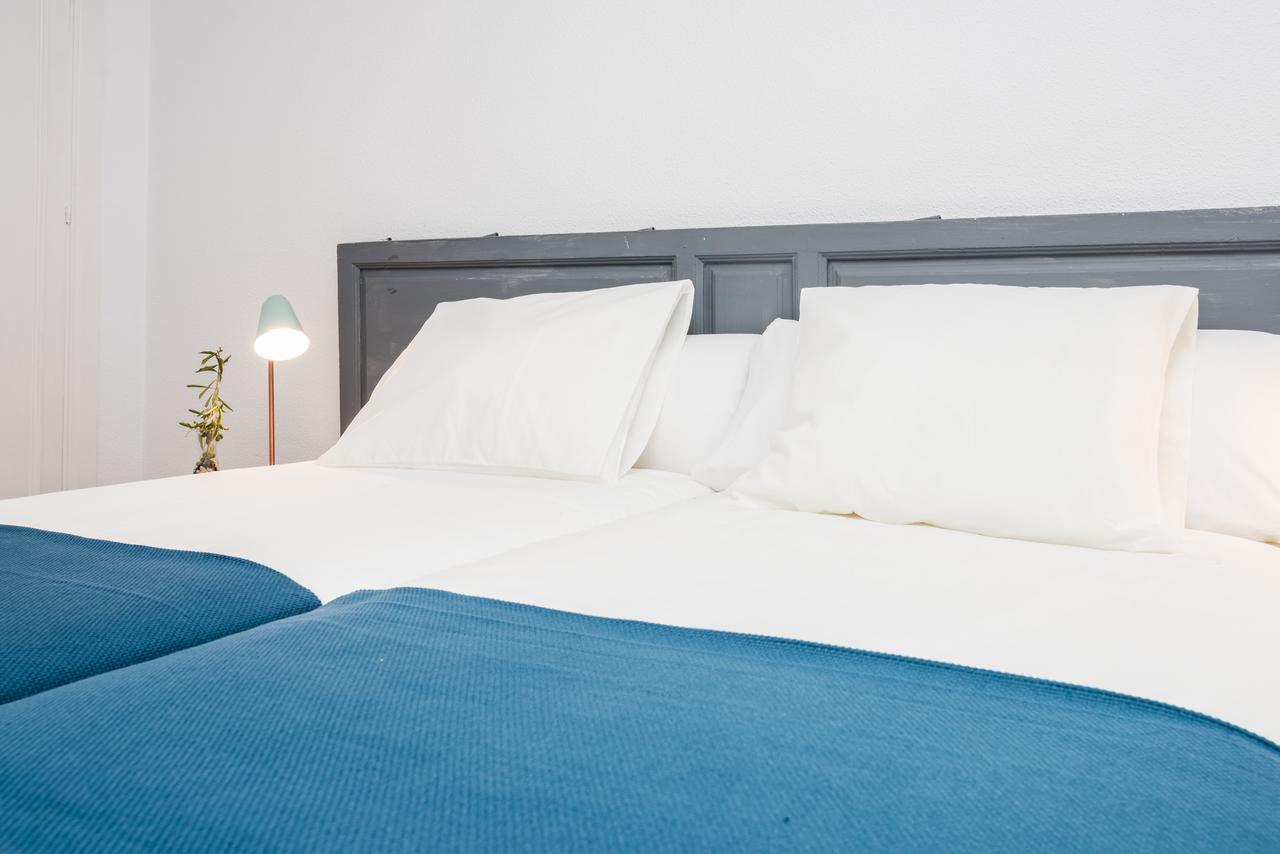 Apartamentos Paseo De La Farola Málaga Extérieur photo