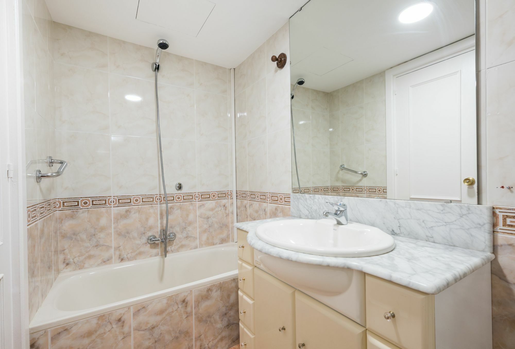 Apartamentos Paseo De La Farola Málaga Extérieur photo